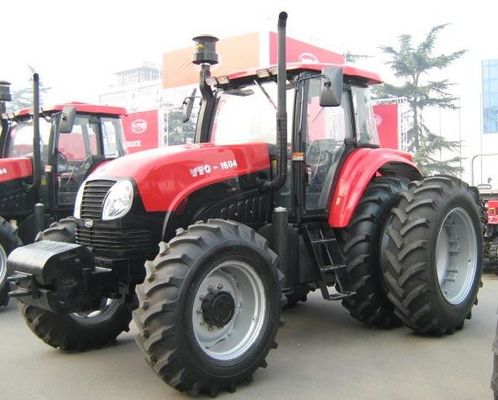 YTO X1604 4x4 160HP Rolniczy ciągnik rolniczy z elastycznym układem kierowniczym