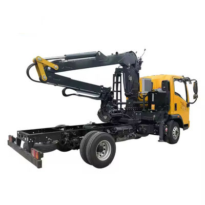 XDEM Hydraulic Wood Grabber Machine Truck zamontowany do efektywnej obróbki drewna