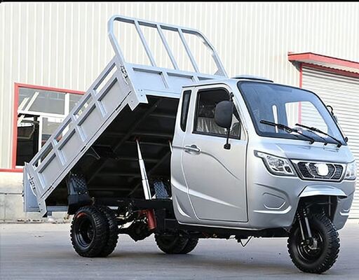 Trójkołowy skuter ładunkowy z silnikiem benzynowym o pojemności 300 cc o pojemności 1500 kg i silnikiem chłodzonym wodą