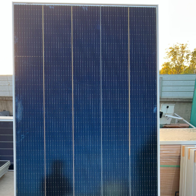 Urządzenia fotowoltaiczne o mocy wyjściowej od 300 W do 20 kW z możliwością dostosowania napięcia 12 V 24 V i ocynkowanym wykończeniem Panel słoneczny do montażu na ścianie do wytwarzania energii słonecznej