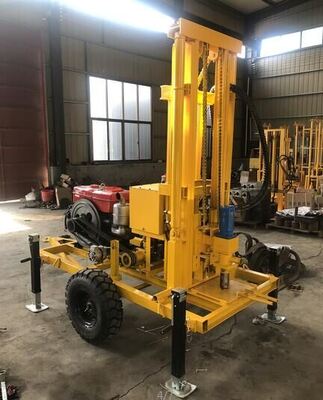 YZ50-150H Hydrauliczna wiertarka do studni wodnych z silnikiem wysokoprężnym Opcjonalne podwozie kołowe/gąsienicowe Wiertnica o głębokości 210 m Maksymalna średnica 400 mm Sprzęt do wiercenia wody o zmiennej prędkości do nawadniania gospodarstw